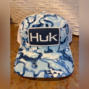 Huk logo trucker hat white blue water camo mesh os new snap plastic strap